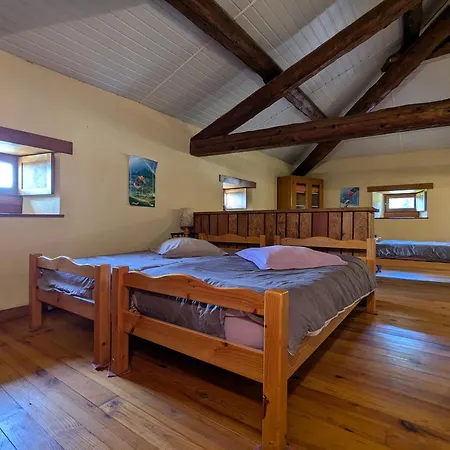 Σπίτι διακοπών En Pierre Avec 3 Chambres, Cour Et Proximite Activites, - Fr-1-582-252 *