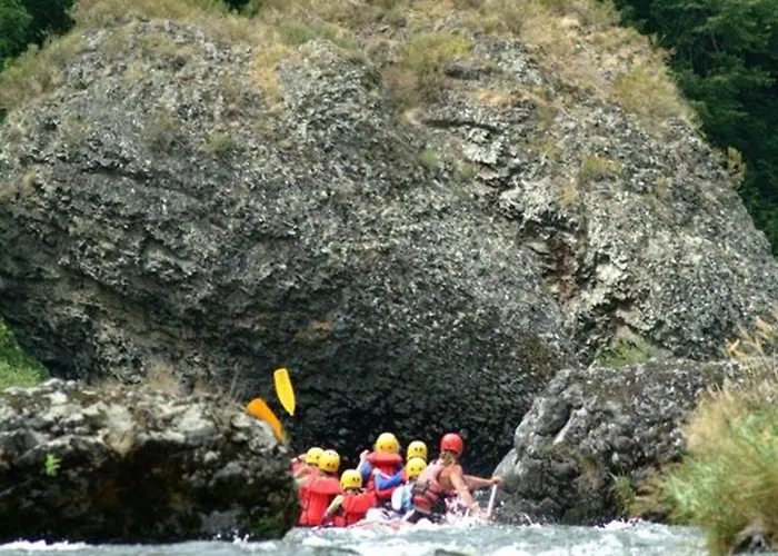 En Pierre Avec 3 Chambres, Cour Et Proximite Activites, - Fr-1-582-252 Pinols